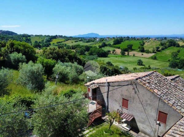 casa indipendente in vendita a Calvi dell'Umbria in zona Poggiolo