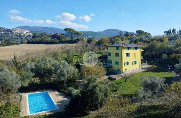 casa indipendente in vendita a Calvi dell'Umbria in zona Santa Maria della Neve