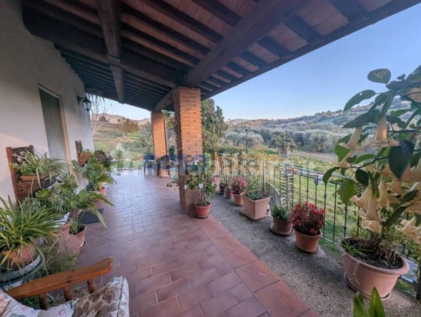casa indipendente in vendita a Calvi dell'Umbria