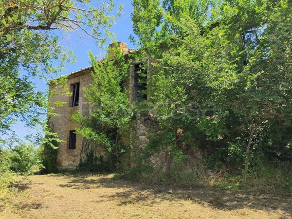 casa indipendente in vendita a Calvi dell'Umbria