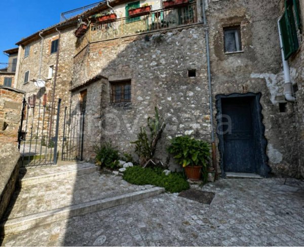appartamento in vendita a Calvi dell'Umbria
