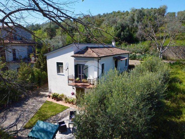 casa indipendente in vendita a Calvi dell'Umbria in zona Santa Maria della Neve