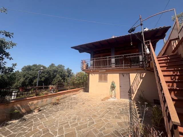 casa indipendente in vendita a Calvi dell'Umbria