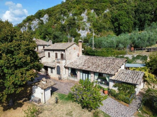 casa indipendente in vendita a Calvi dell'Umbria in zona Santa Maria della Neve
