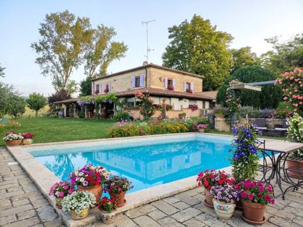 casa indipendente in vendita a Calvi dell'Umbria in zona Santa Maria della Neve