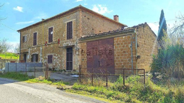 casa indipendente in vendita a Calvi dell'Umbria in zona Santa Maria della Neve