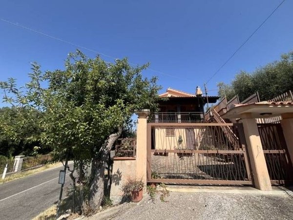 casa indipendente in vendita a Calvi dell'Umbria in zona Santa Maria della Neve