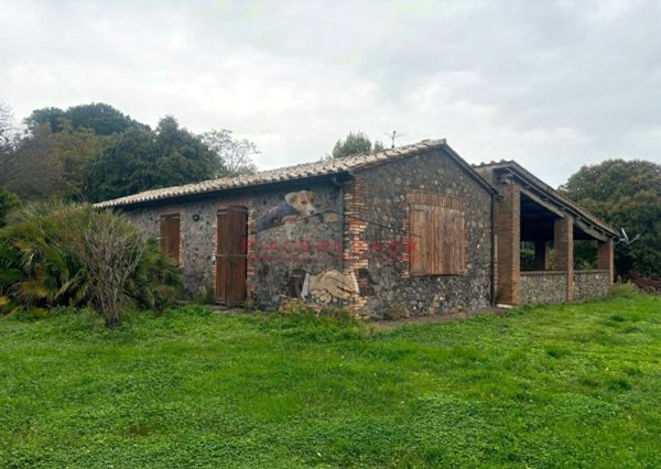 casa indipendente in vendita a Castel Giorgio