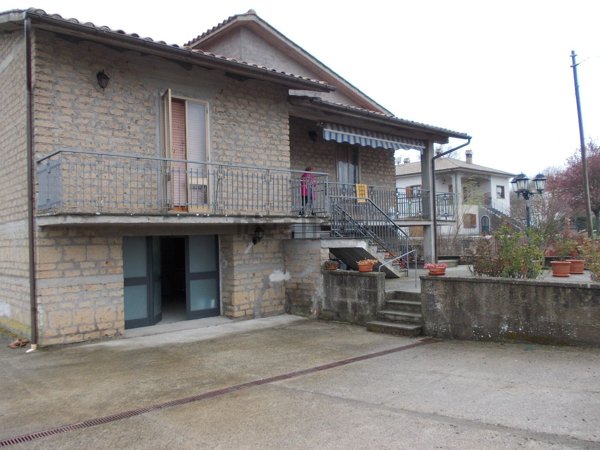 casa indipendente in vendita a Castel Giorgio