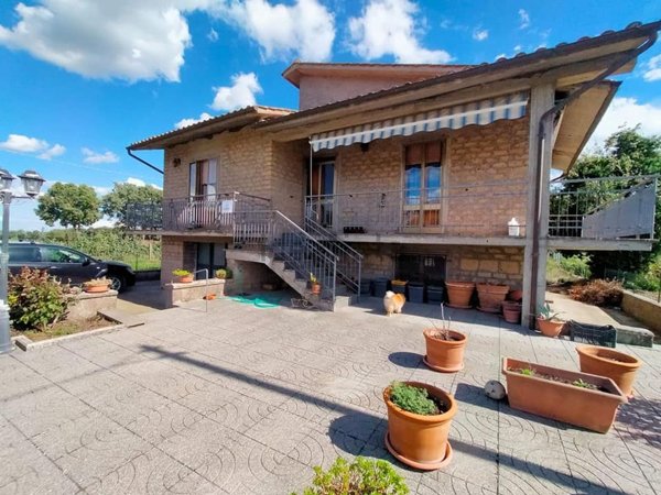 casa indipendente in vendita a Castel Giorgio