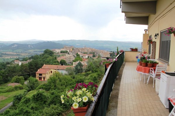 appartamento in vendita a Castel Viscardo in zona Monterubiaglio
