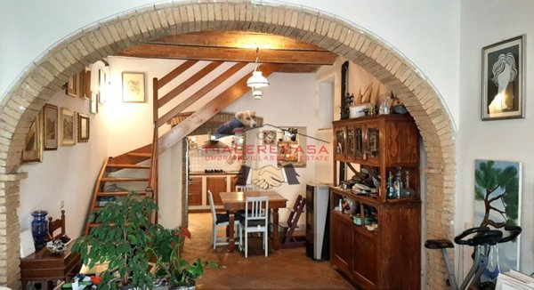 appartamento in vendita a Castel Viscardo in zona Monterubiaglio