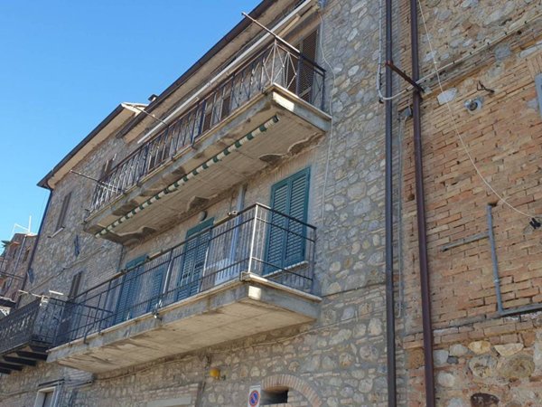 appartamento in vendita a Castel Viscardo in zona Monterubiaglio
