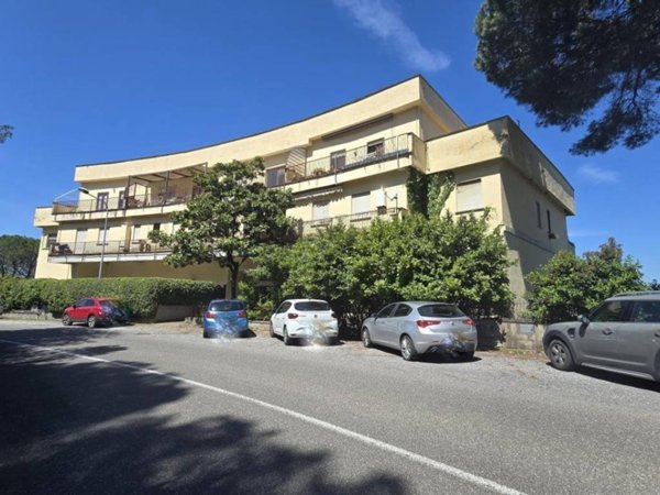 appartamento in vendita a Castel Viscardo in zona Monterubiaglio
