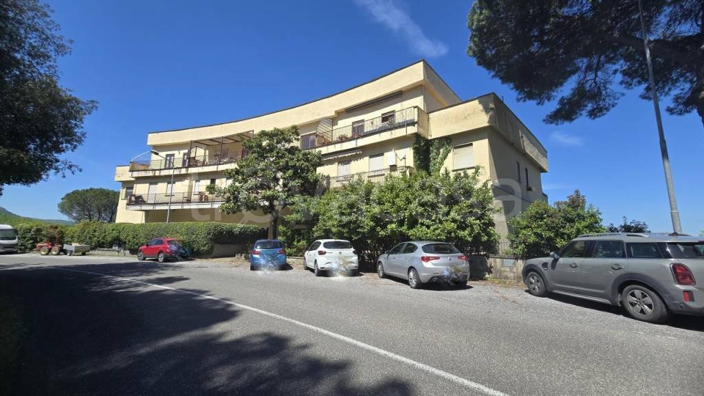 appartamento in vendita a Castel Viscardo in zona Monterubiaglio