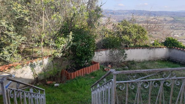 appartamento in vendita a Castel Viscardo in zona Monterubiaglio