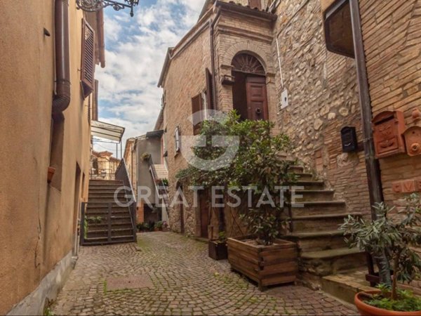 appartamento in vendita a Castel Viscardo in zona Monterubiaglio
