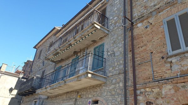appartamento in vendita a Castel Viscardo in zona Monterubiaglio
