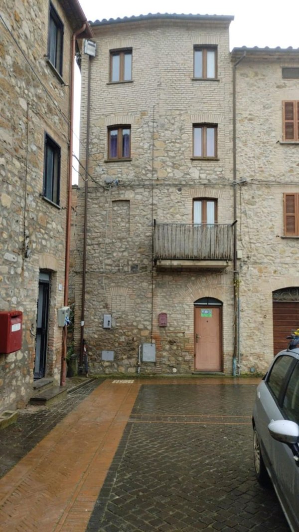 casa indipendente in vendita a Castel Viscardo in zona Monterubiaglio