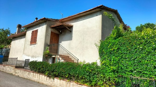 casa indipendente in vendita a Fabro in zona Fabro Scalo