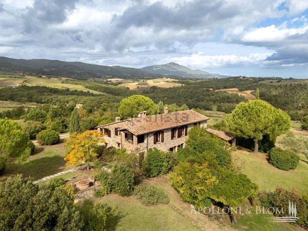 casa indipendente in vendita a Fabro