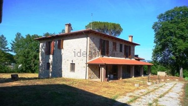 casa indipendente in vendita a Fabro