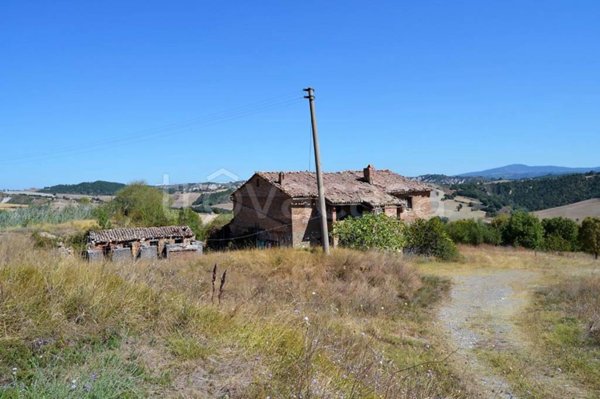 casa indipendente in vendita a Fabro