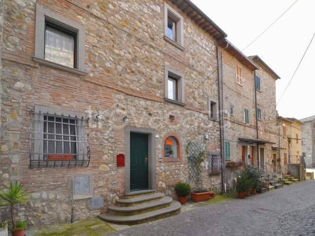 casa indipendente in vendita a Fabro in zona Fabro Scalo