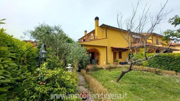 casa semindipendente in vendita a Fabro in zona Fabro Scalo