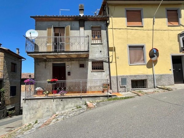 casa indipendente in vendita a Fabro