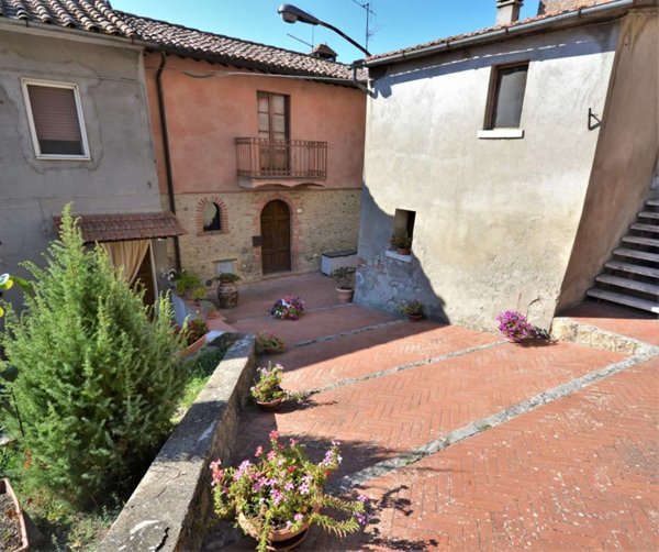 casa indipendente in vendita a Fabro