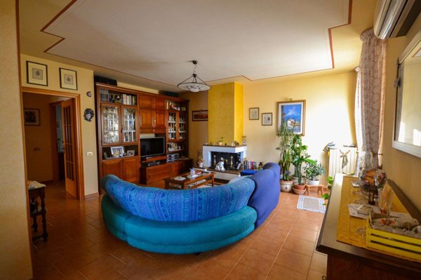casa indipendente in vendita a Fabro