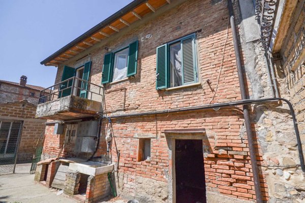 casa indipendente in vendita a Fabro