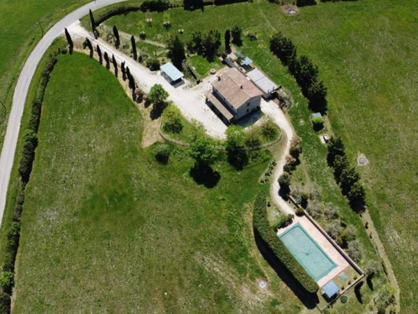 casa indipendente in vendita a Fabro