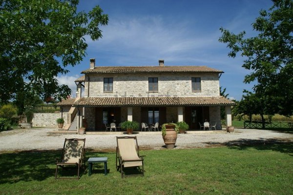casa indipendente in vendita a Fabro