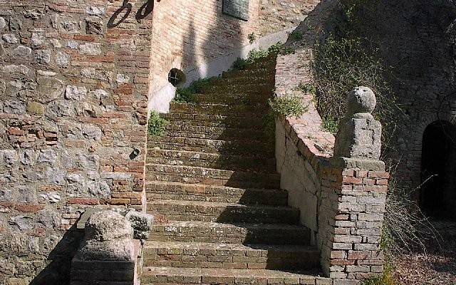 intera palazzina in vendita a Fabro