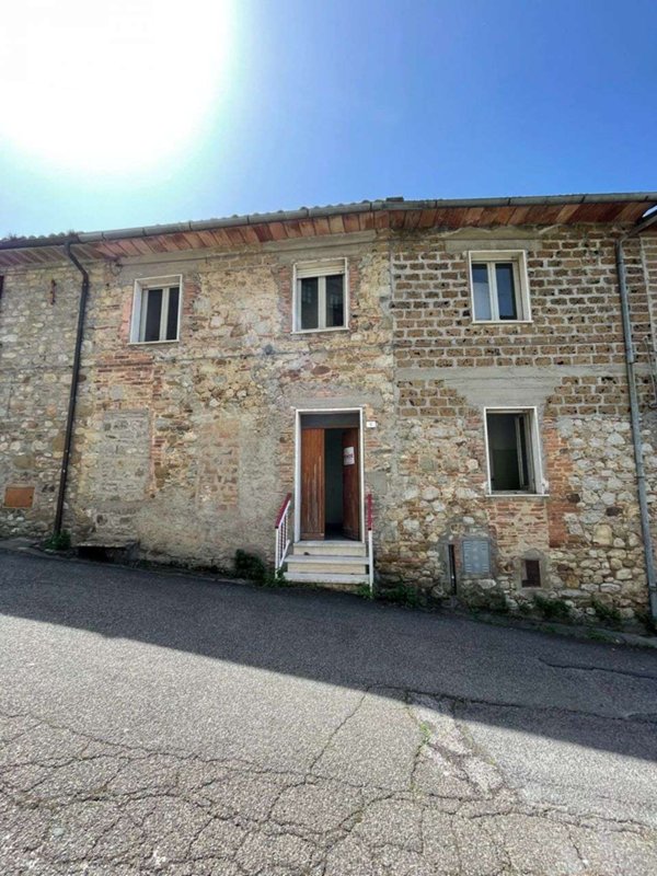 casa indipendente in vendita a Fabro in zona Carnaiola