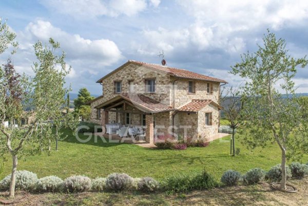 casa indipendente in vendita a Fabro