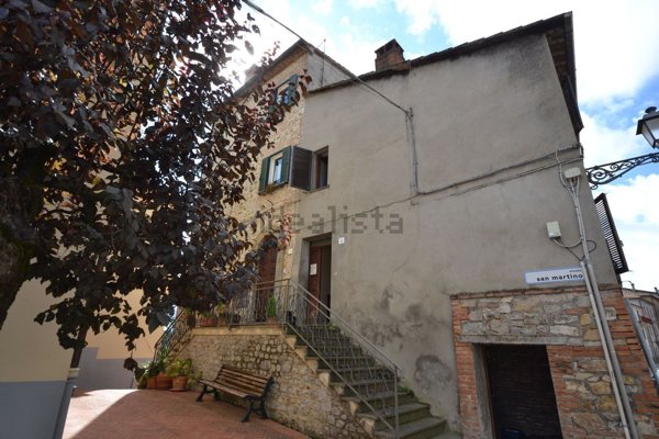 casa indipendente in vendita a Fabro