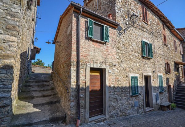 casa indipendente in vendita a Fabro in zona Fabro Scalo