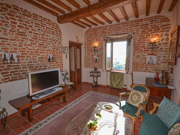 casa indipendente in vendita a Fabro