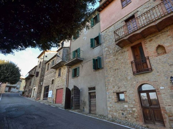casa indipendente in vendita a Fabro