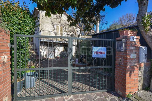 casa indipendente in vendita a Fabro in zona Fabro Scalo