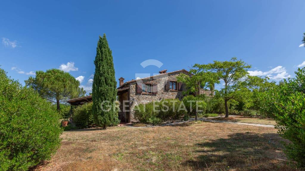 casa indipendente in vendita a Fabro