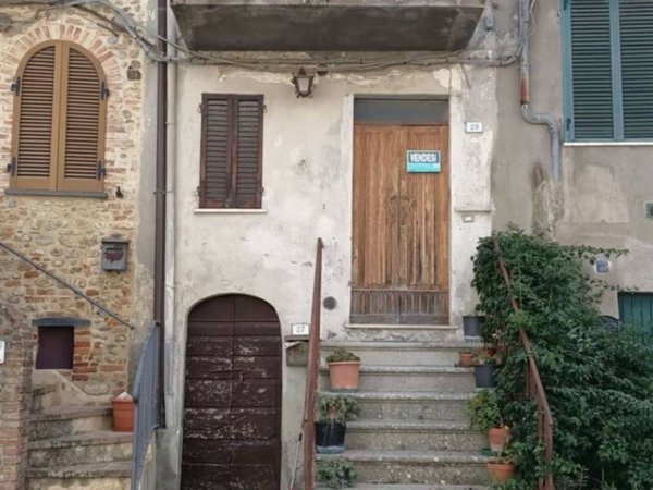 casa indipendente in vendita a Fabro