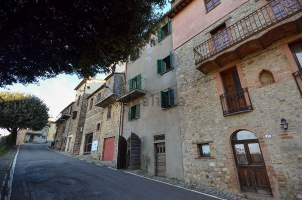 casa indipendente in vendita a Fabro