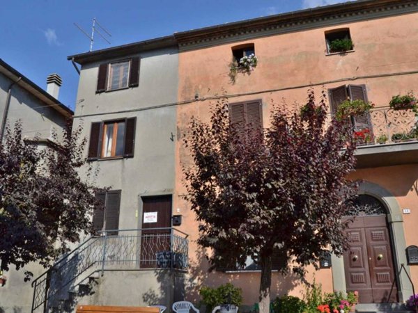 casa indipendente in vendita a Fabro