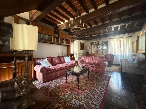 casa indipendente in vendita a Fabro