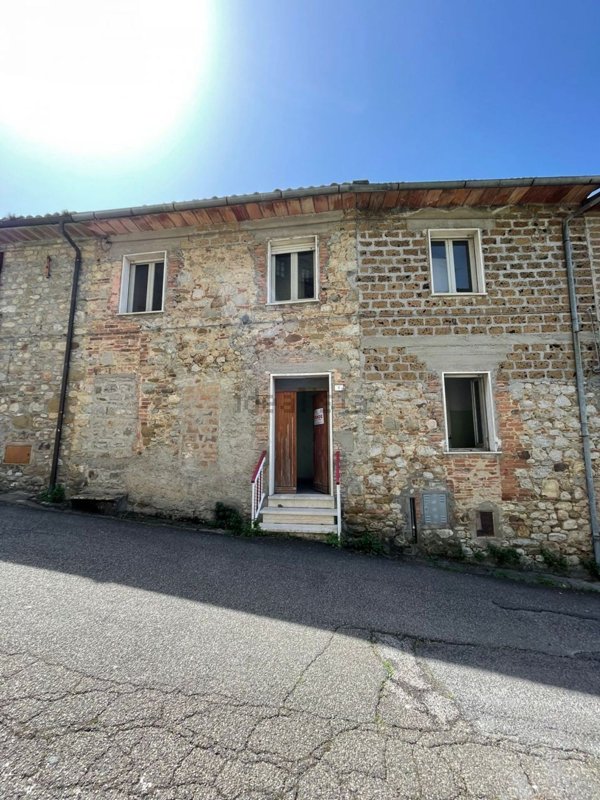 casa indipendente in vendita a Fabro in zona Carnaiola