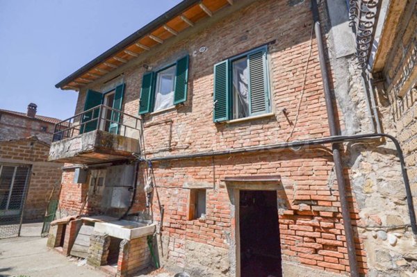 casa indipendente in vendita a Fabro